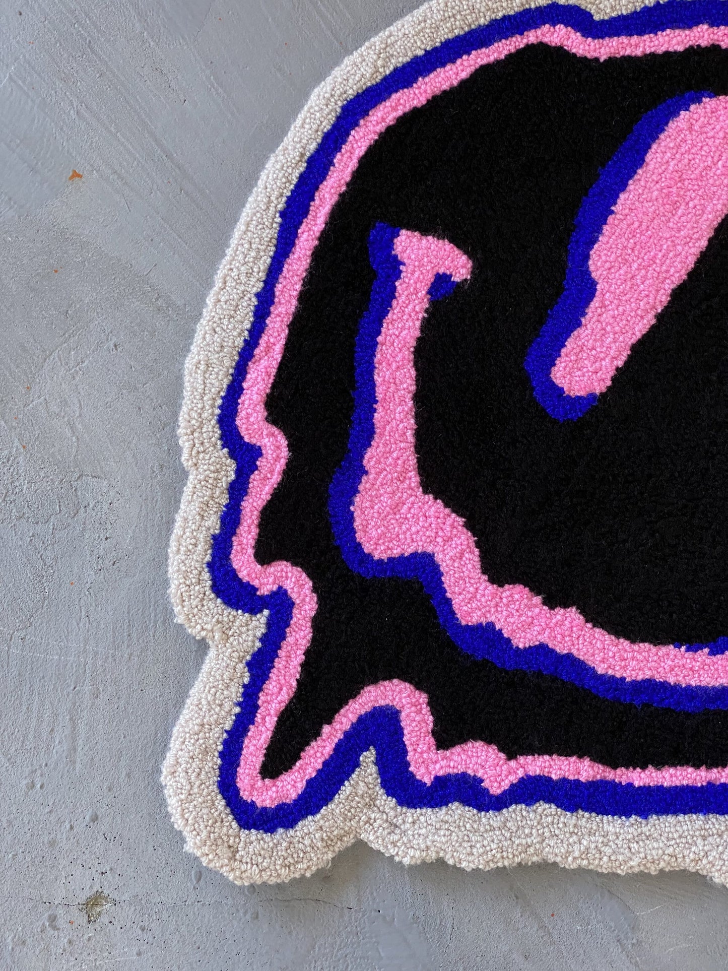 Tufted smile rug, Non-slip tufted rug, Home decor rug