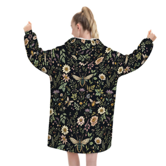 Green Wildflower Blanket Hoodie, Cottagecore Boho Witchy Black Hooded Jumper, Gothic Winter Fall Accessory