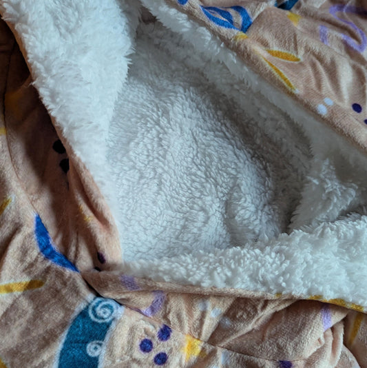 Cheetah Print Hooded Blanket: Pink Animal Cozy Wrap with Kangaroo Pocket