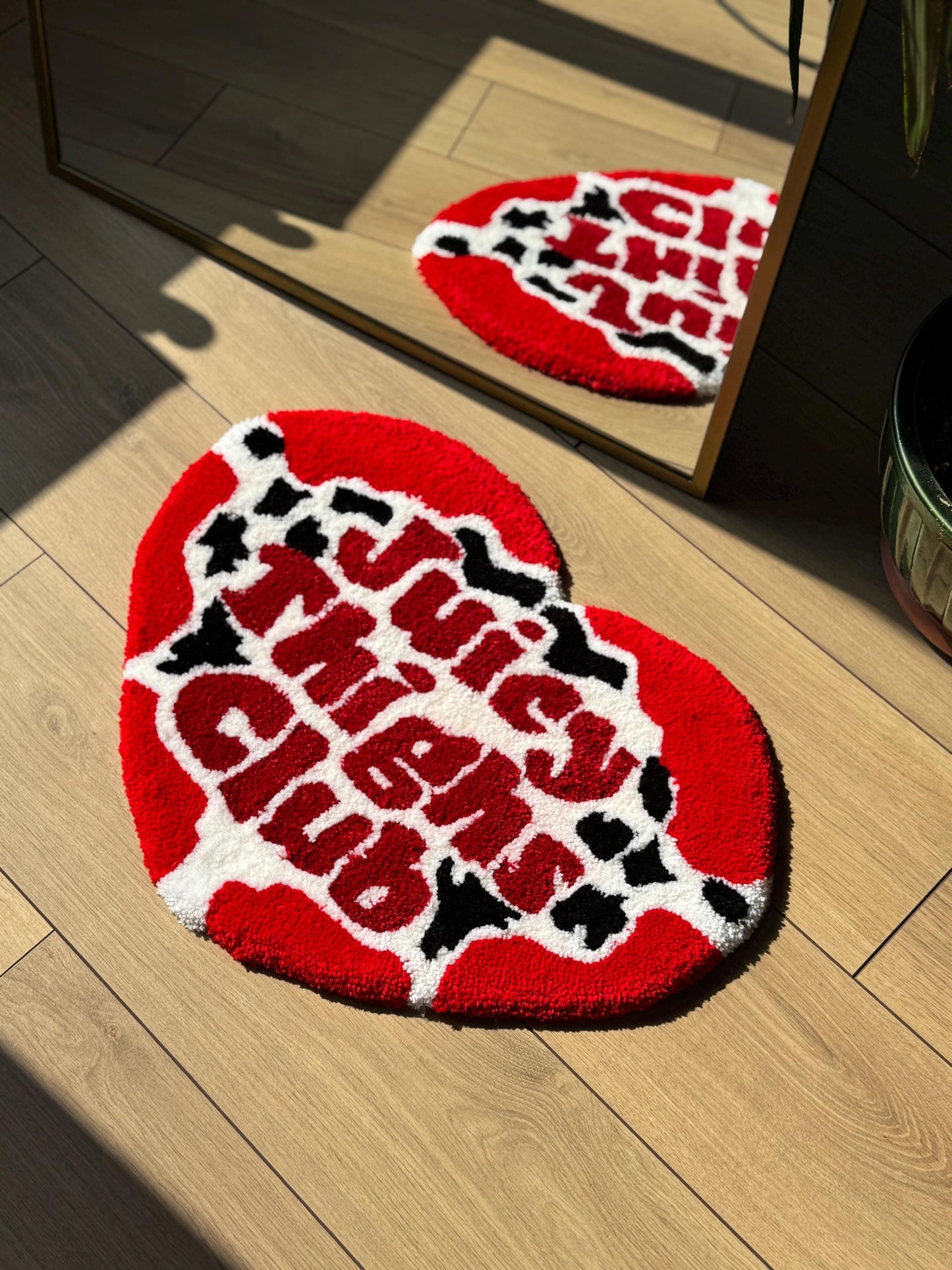 Handmade Juicy Thighs Club Heart Tufted Rug Red Black White Statement Carpet Funky Aesthetic Room Soft Floor Mat 60x45cm Gift Idea