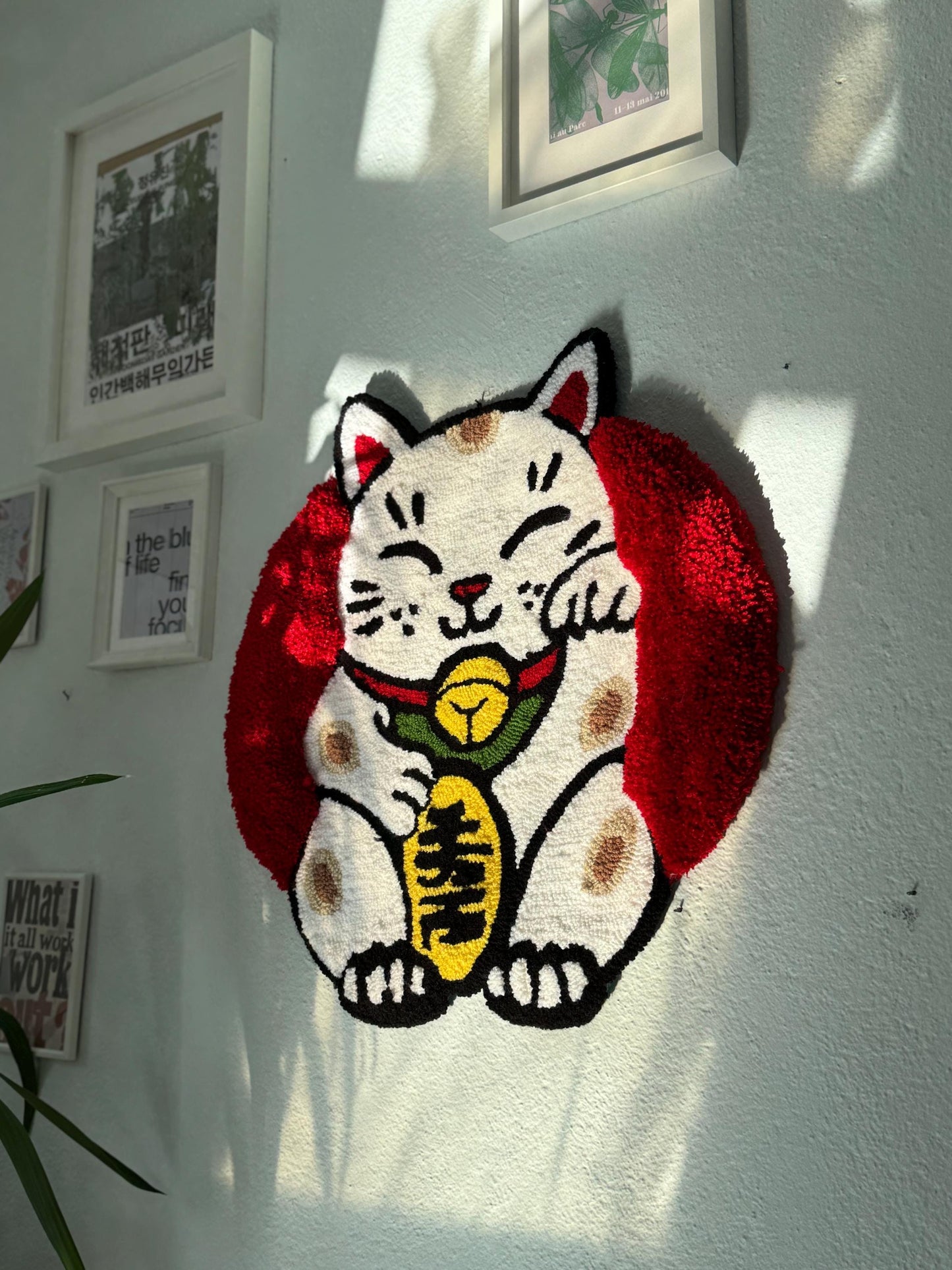 Handmade 3D Tufted Lucky Cat Rug – Maneki Neko Welcome Mat, Japanese Style Decorative Carpet, Kawaii Home Decor for Entryway