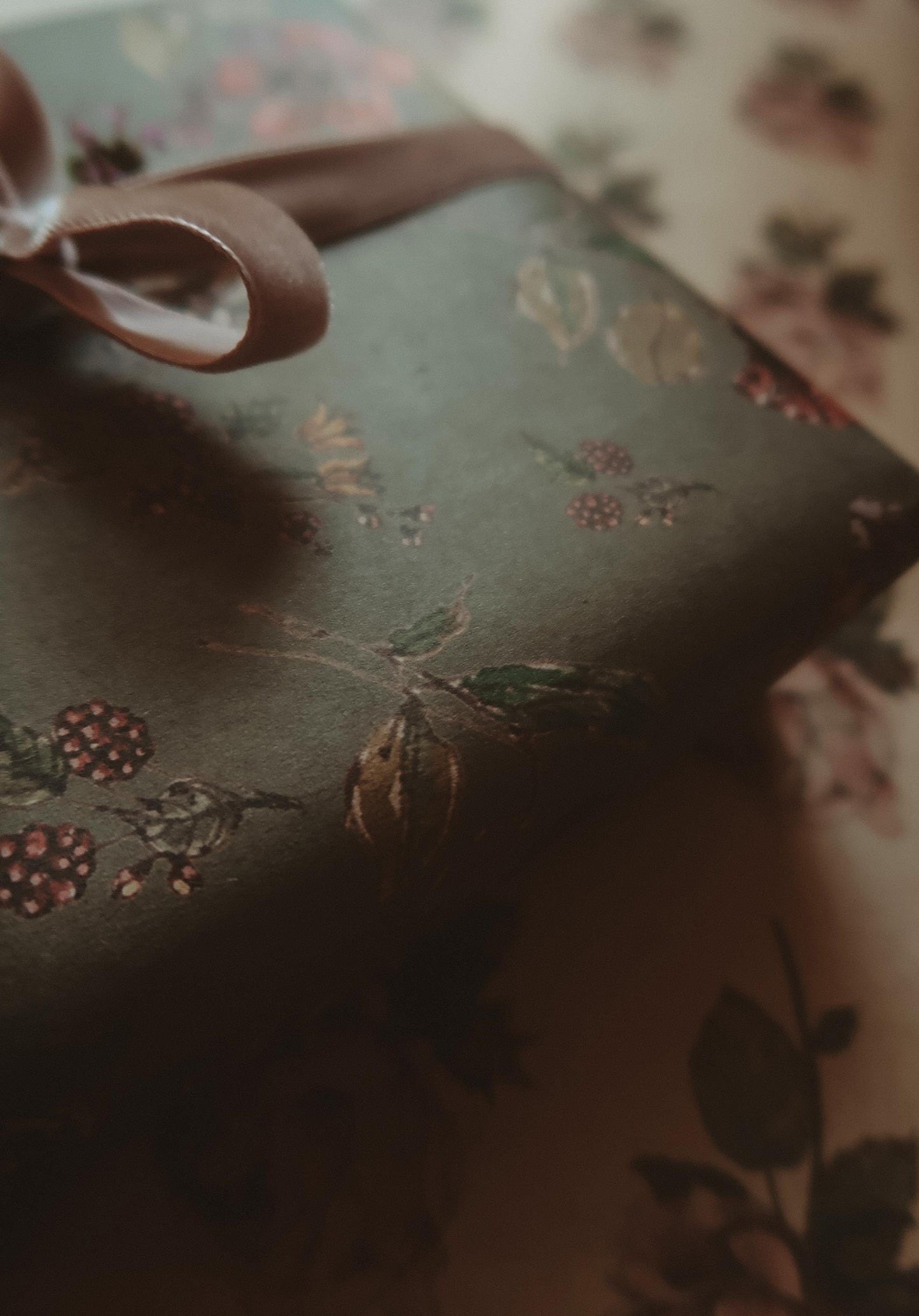 Flowers on dark gray kraft recycled wrapping paper,Gift Wrap,gift wrapping paper,recycled Wrapping paper,gift paper,floral wrapping paper