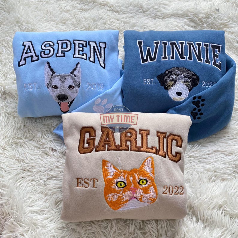 Geansaí Bróidnithe Tosaigh Neodrach, Léine Monagramáilte Íosta, Bronntanas Bróidnéireachta Cochaill Phearsantaithe Crewneck Ró-Mhórmhéide do Mhná