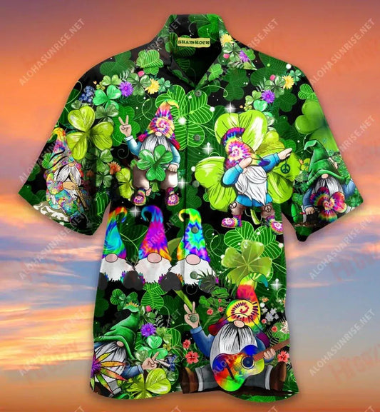 Shamrock Gnome Hippie Unisex Léine Gearr Haváís Samhraidh T Léinte haváíais Léinte haváíais Oirbheartaíochta Léinte haváíais d'Fhir, Bronntanas Léine haváíais, Bronntanas Nollag