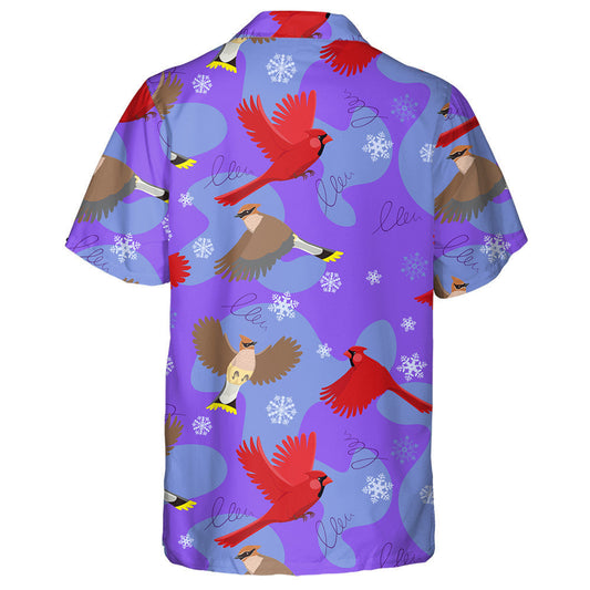 Éan Cairdinéal Dearg Beag Greannmhar Agus Calóga Sneachta ag Titim Léine Haváí, Bronntanas Léine Haváíais, Bronntanas Nollag