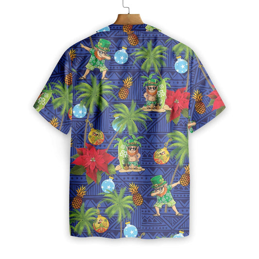 Leiprechaun Surfáil ar Chúlra Gorm Léine Haváís, Bronntanas Léine Haváíais, Bronntanas Nollag