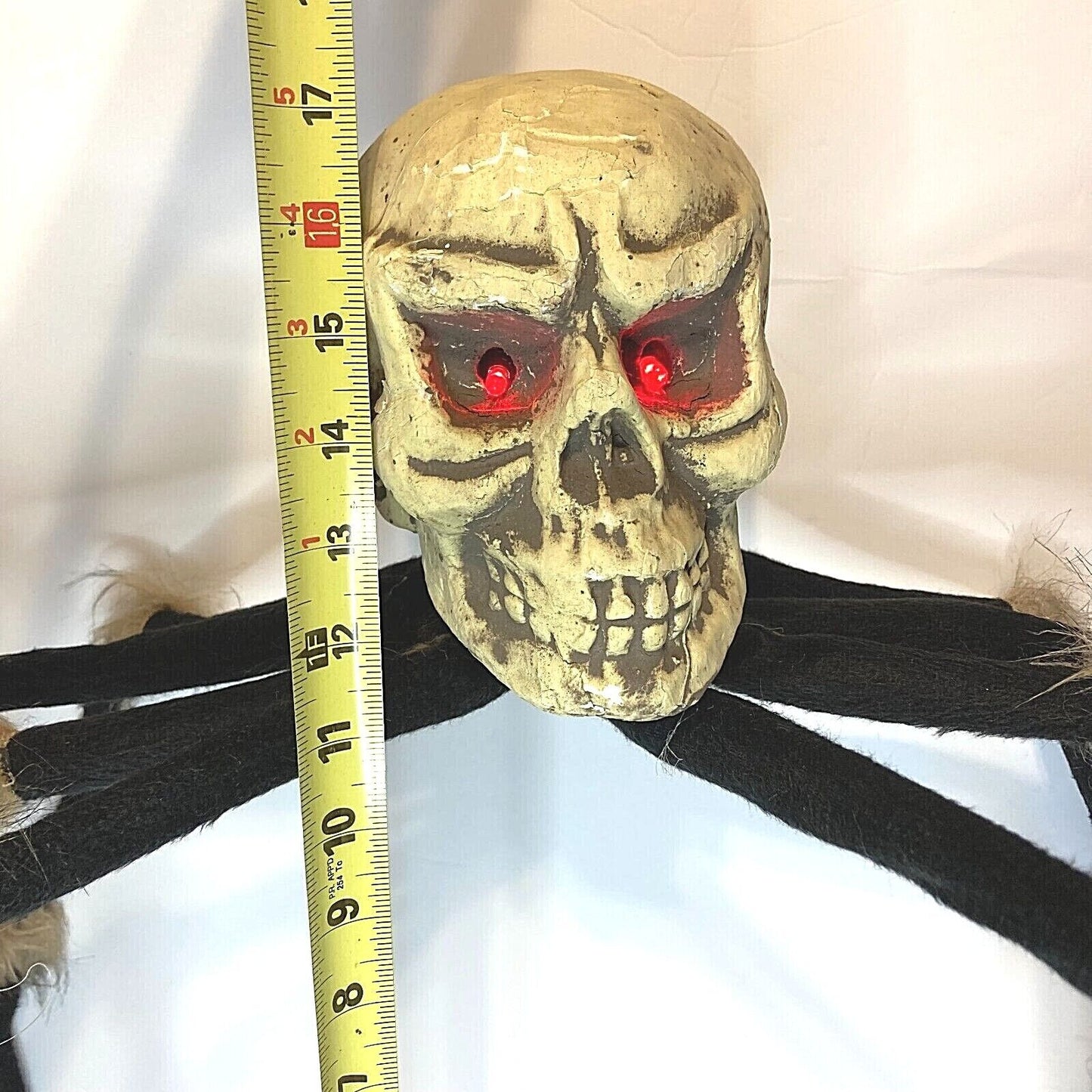 Beistle Spider Skeleton Creepy Creature Halloween Decoration Eyes light Up