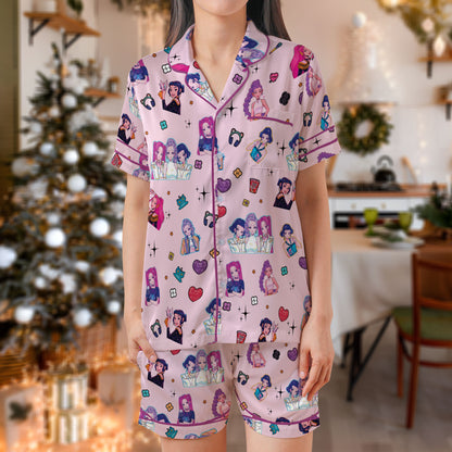 K-Pop Girl Group Satin Short Pajama Set – Pink Music Lover Sleepwear | Anime-Style Pop Star Print PJs for Women, Men, Kids & Matching Family Outfits HPRPJMADS-28