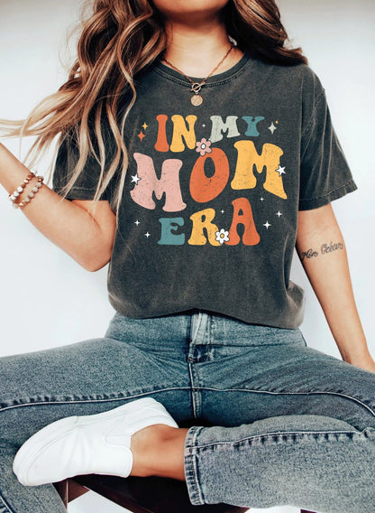 Comfort Colors® In my Mom Era Shirt, Retro Mom Clothes, Mom's Birthday T-Shirt, New Mom & Pregnancy Outfit, Women's Funny Concert gift