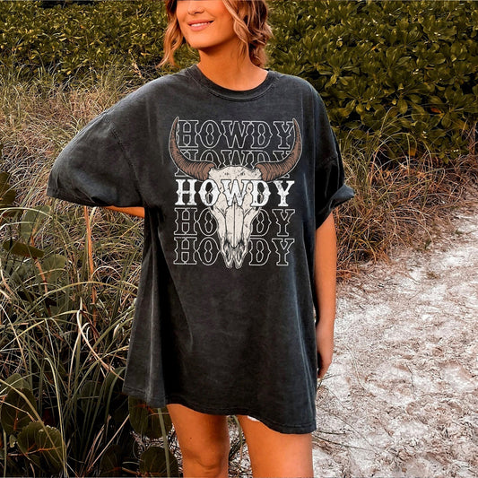 Dathanna Comfort Howdy T-Léine Priontáil Ghrafach an Iarthair Tee Léine Cheolchoirm Tíre Rómhór Gúna Seanré Buachaillí Buachaillí Tarbh Skull Bronntanas Nashville Rodeo