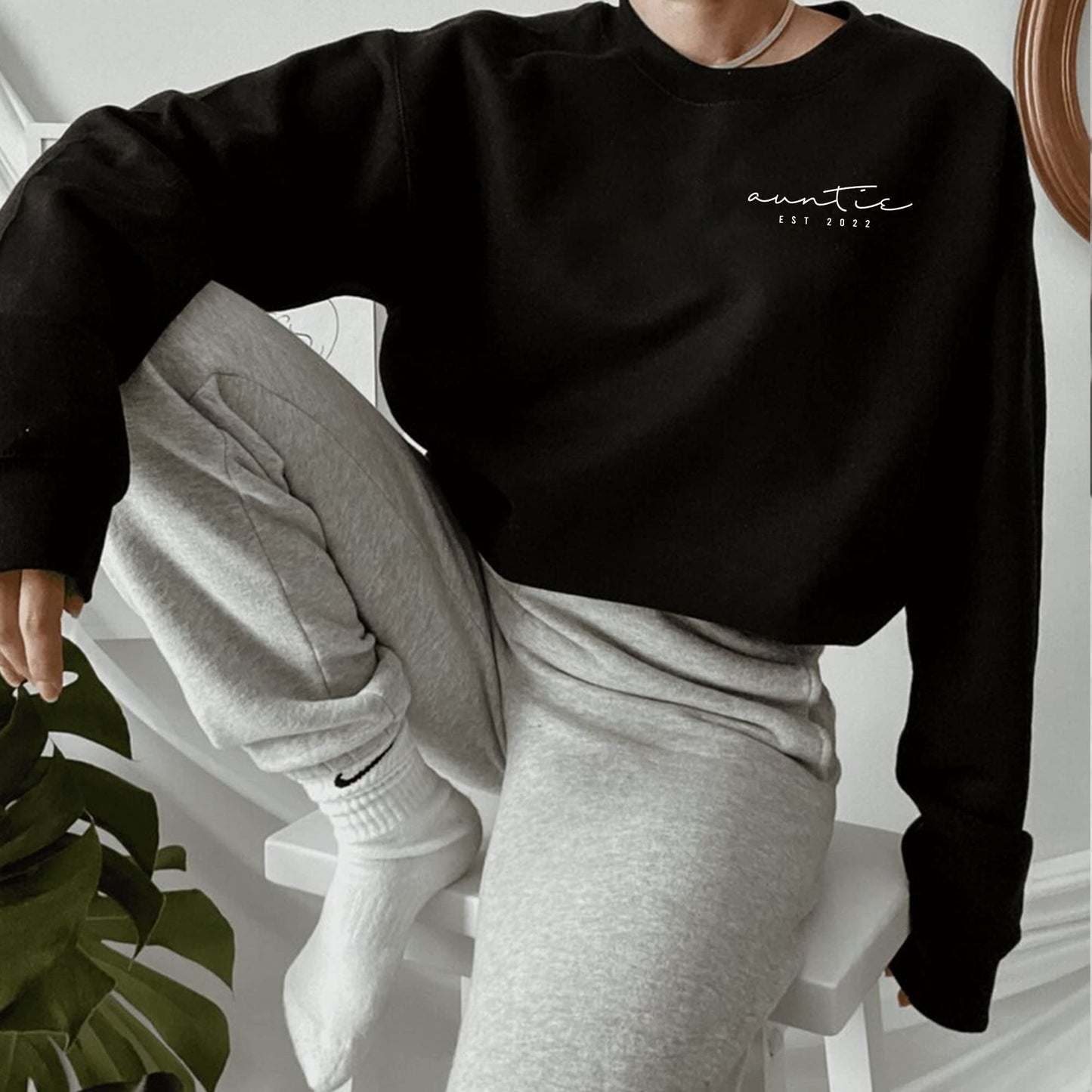 Custom Cool Aunts Club Sweatshirt, Cool Aunt Sweater, Auntie Gift, Aunt Birthday Gift, Sister Gift Sweater, Auntie Sweater, New Aunt Sweater