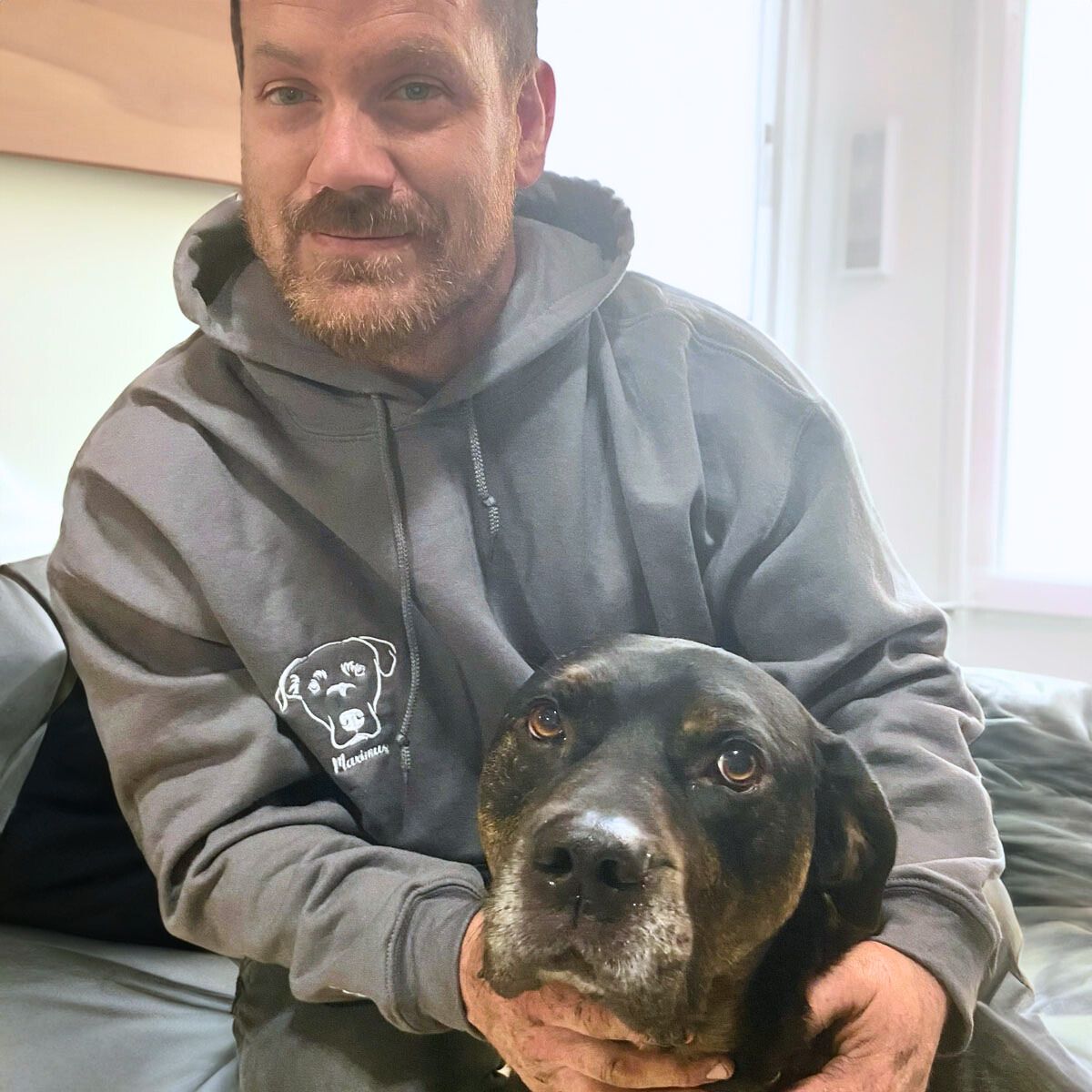 Geansaí Bróidnéireachta Cat Dubh nó Hoodie, Bronntanas Cat Dubh