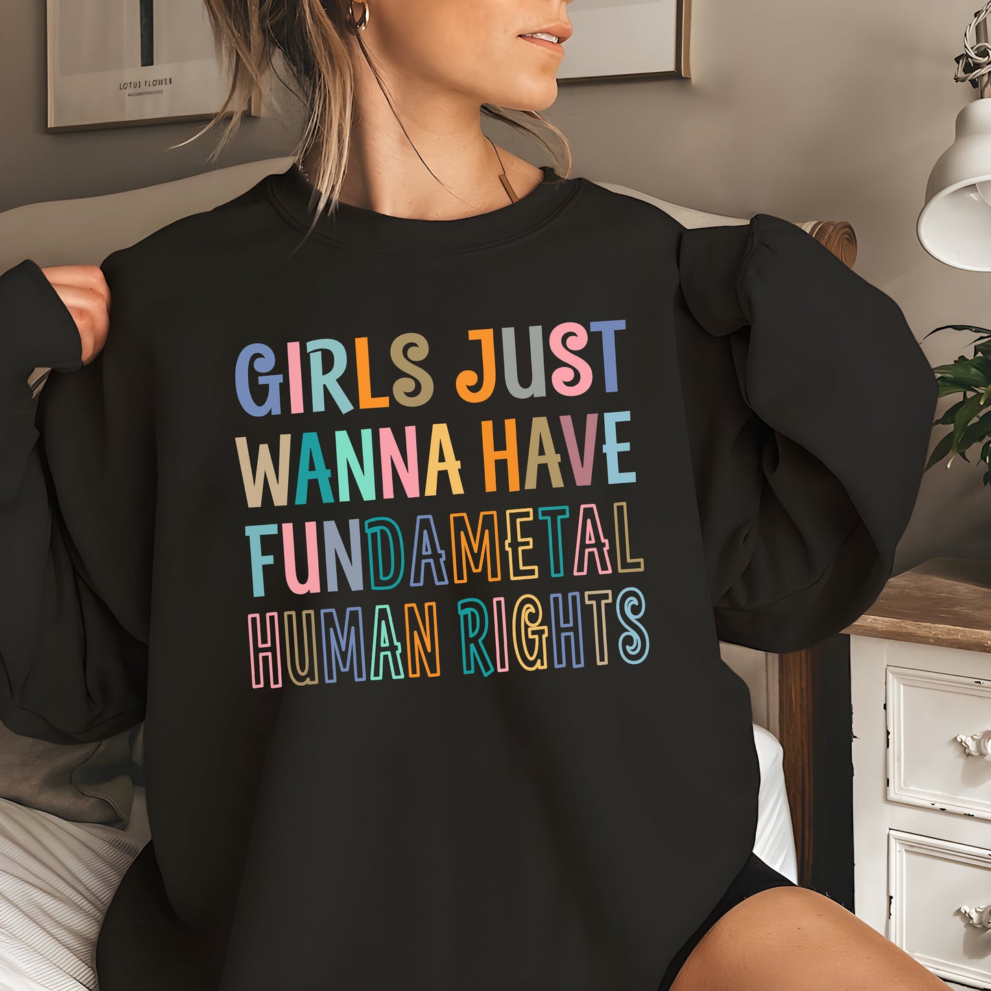 Is mian le cailíní Cearta Bunúsacha Daonna a bheith acu, Geansaí Mná Agóide, Léine Cearta na mBan, Léine Pro Rogha, Léine Cearta, Léine Feimineach