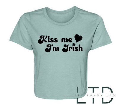 Póg Mise Is Tí Cropped Éireannach mé, Tí Babaí Naomh Paddy, Léine Lá Fhéile Pádraig, Tí Stíl na 90idí, Tí Crochta Lá Fhéile Pádraig, Barr Feistithe na mBan