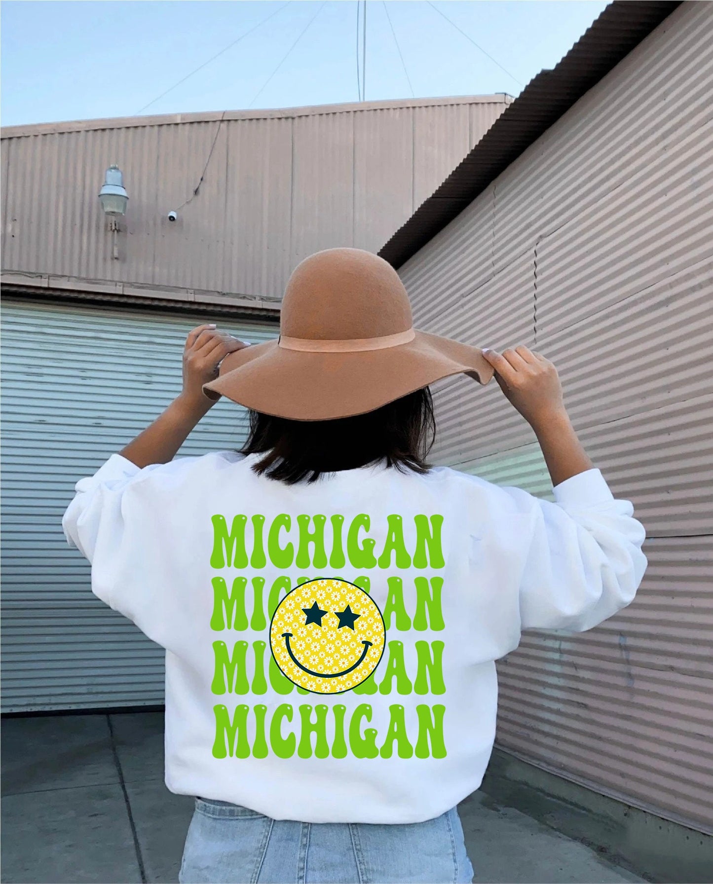 Michigan sweatShirt, Vintage Michigan Shirt, Michigan Crewneck Shirt, Michigan Gift, Michigan Fan Shirt, Game Day sweatShirt