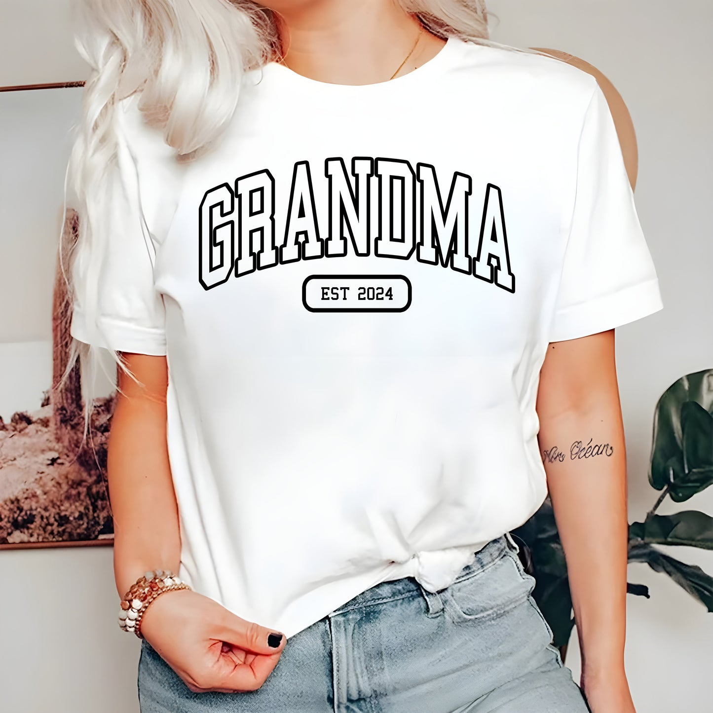 Personalized Grandma Est Sweatshirt, Mothers Day Gift, Gift for Grandmother, Nana Sweatshirt, Tante Hoodie, Tia Sweatshirt, Mommy Shirt