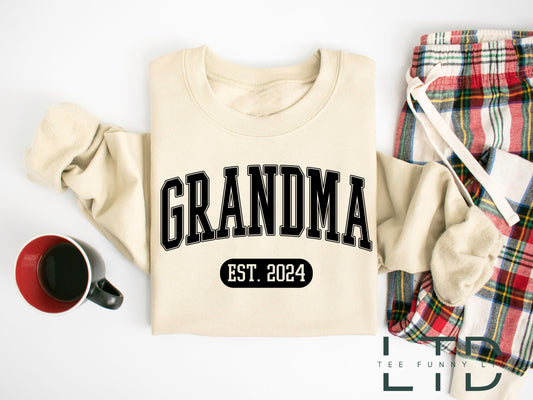 Personalized Grandma Est Sweatshirt, Gift for Grandma, Pregnancy Announcement, Custom Grandma Shirt, Grandma Gift, Grandma est 2024