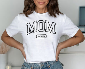 Personalized Mom Est Sweatshirt, Custom Mom Crewneck, Gift for Mom, Mom est 2024, Pregnancy Announcement, New Mom Gift, Mother's Day Shirt