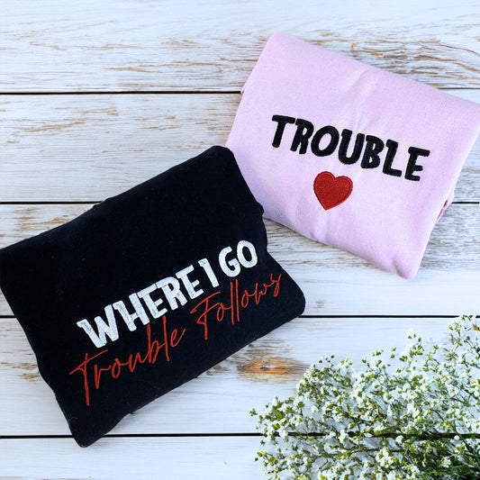 Geansaí Bróidnéireachta Cat Dubh nó Hoodie, Bronntanas Cat Dubh