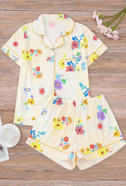 Women's All Over Floral Print Top & Elastic Waist Shorts Pajama Two-piece Set, Casual Comfy Short Sleeve Top & Shorts Pajama Set, Ladies Sleepwear for All Seasons, Pajamas set