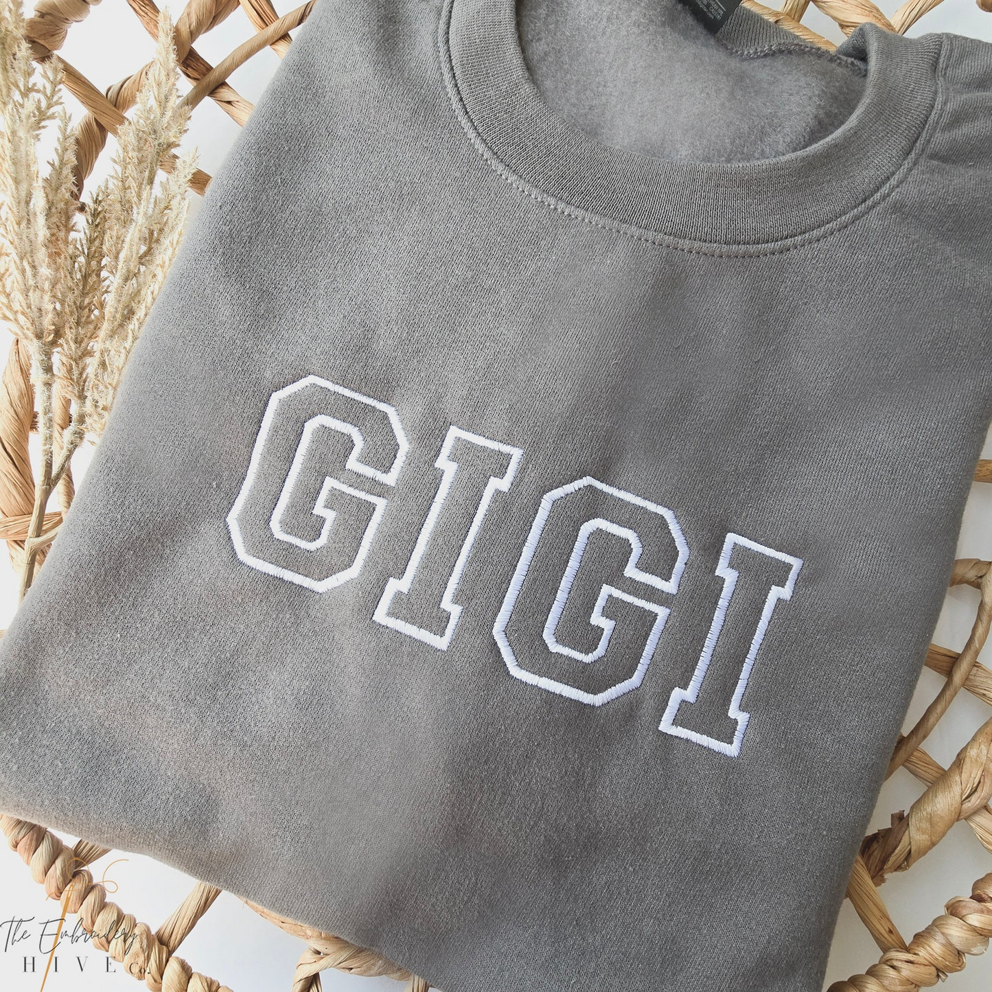 Embroidered Gigi Sweatshirt, Grandma Sweatshirt Embroidered, Custom Grandma Crewneck, Mother's Day Gift, Christmas Gift for Grandma