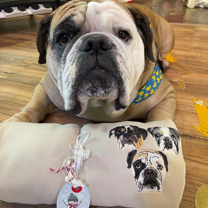 Custom EMBROIDERED Pet Face Portrait Sweatshirt,Custom Pet Gift, Dog Mom Gift, Cat Mom,Personalized Pet Memorial,Personalized Dog Embroidery