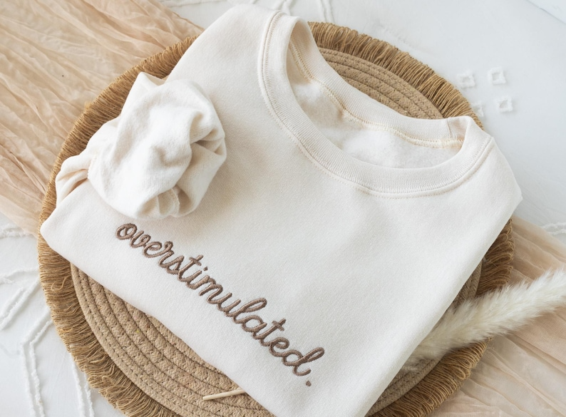 Go dtí an Ghealach Agus Ar Ais Geansaí nó Cochaillín, Bronntanais Lánúin Bróidnithe Pearsanta