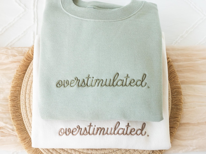 Go dtí an Ghealach Agus Ar Ais Geansaí nó Cochaillín, Bronntanais Lánúin Bróidnithe Pearsanta