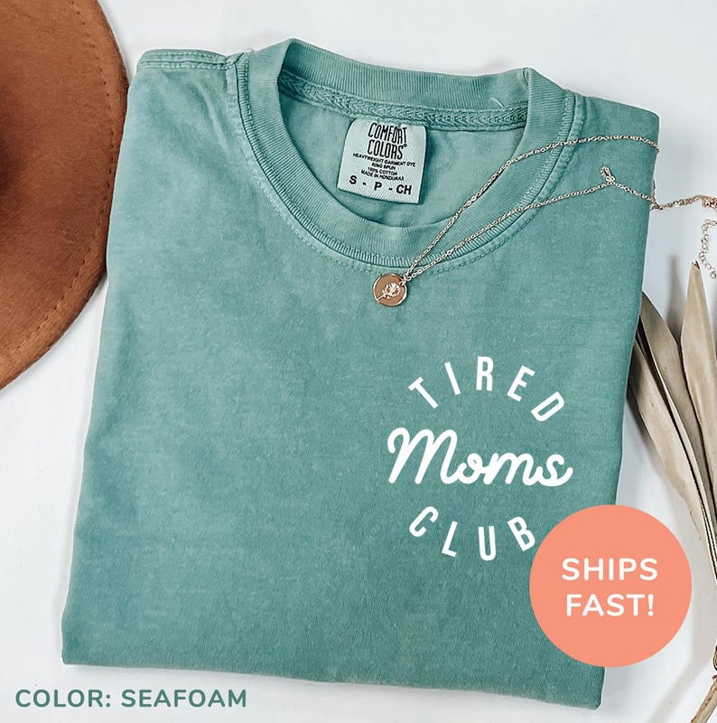 Comfort Colors® shirt vermoeide moeders, shirt moeder leven, shirt moederdag, shirt moeder waardering, shirt grappig moeder, shirt grappig moeder, cadeau voor moeder