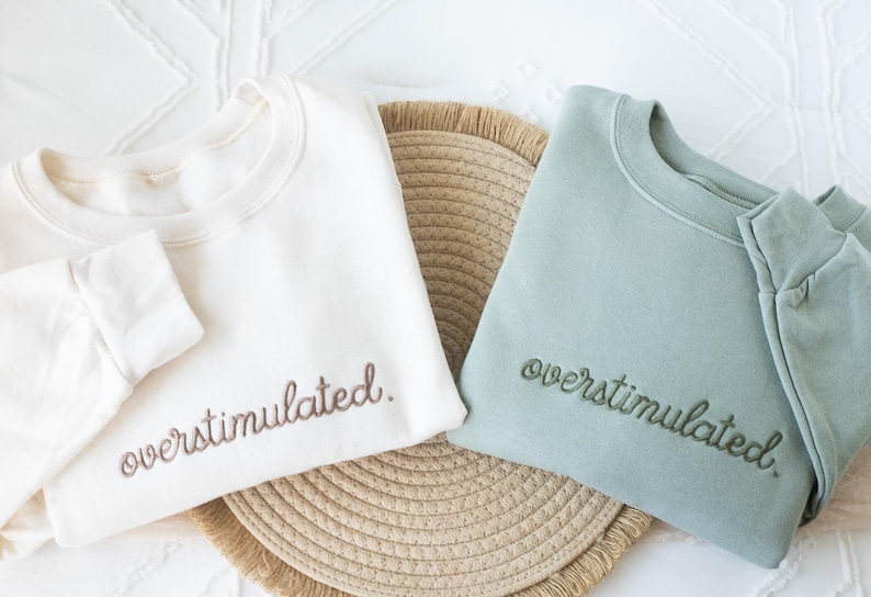 Go dtí an Ghealach Agus Ar Ais Geansaí nó Cochaillín, Bronntanais Lánúin Bróidnithe Pearsanta