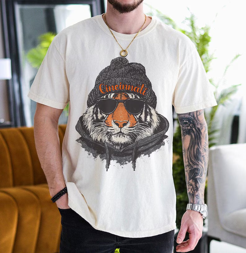 Cincinnati Football Sweatshirt, Retro Sports Fan Shirt, Trendy Game Day Gift Tee, Cincinnati Mascot Sweatshirt,Cincinnati Football Fan Shirt