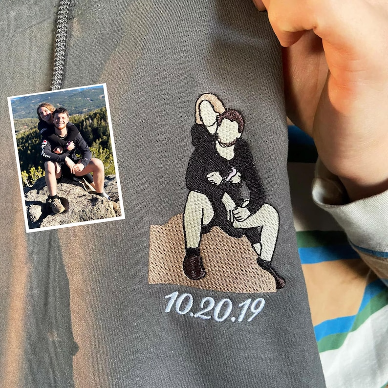 Go dtí an Ghealach Agus Ar Ais Geansaí nó Cochaillín, Bronntanais Lánúin Bróidnithe Pearsanta