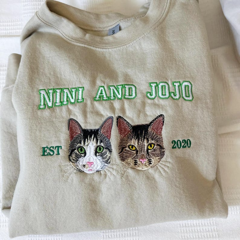 Go dtí an Ghealach Agus Ar Ais Geansaí nó Cochaillín, Bronntanais Lánúin Bróidnithe Pearsanta