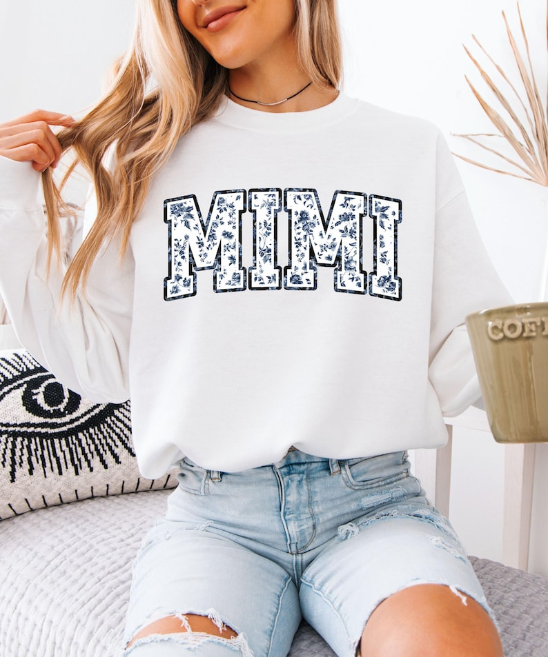 Personalized Floral Mimi Sweatshirt Grandma Crewneck, Gift for Mimi, Blue Toile sweater, Mother's Day Gift, New Mom Gift, Gift for Mother