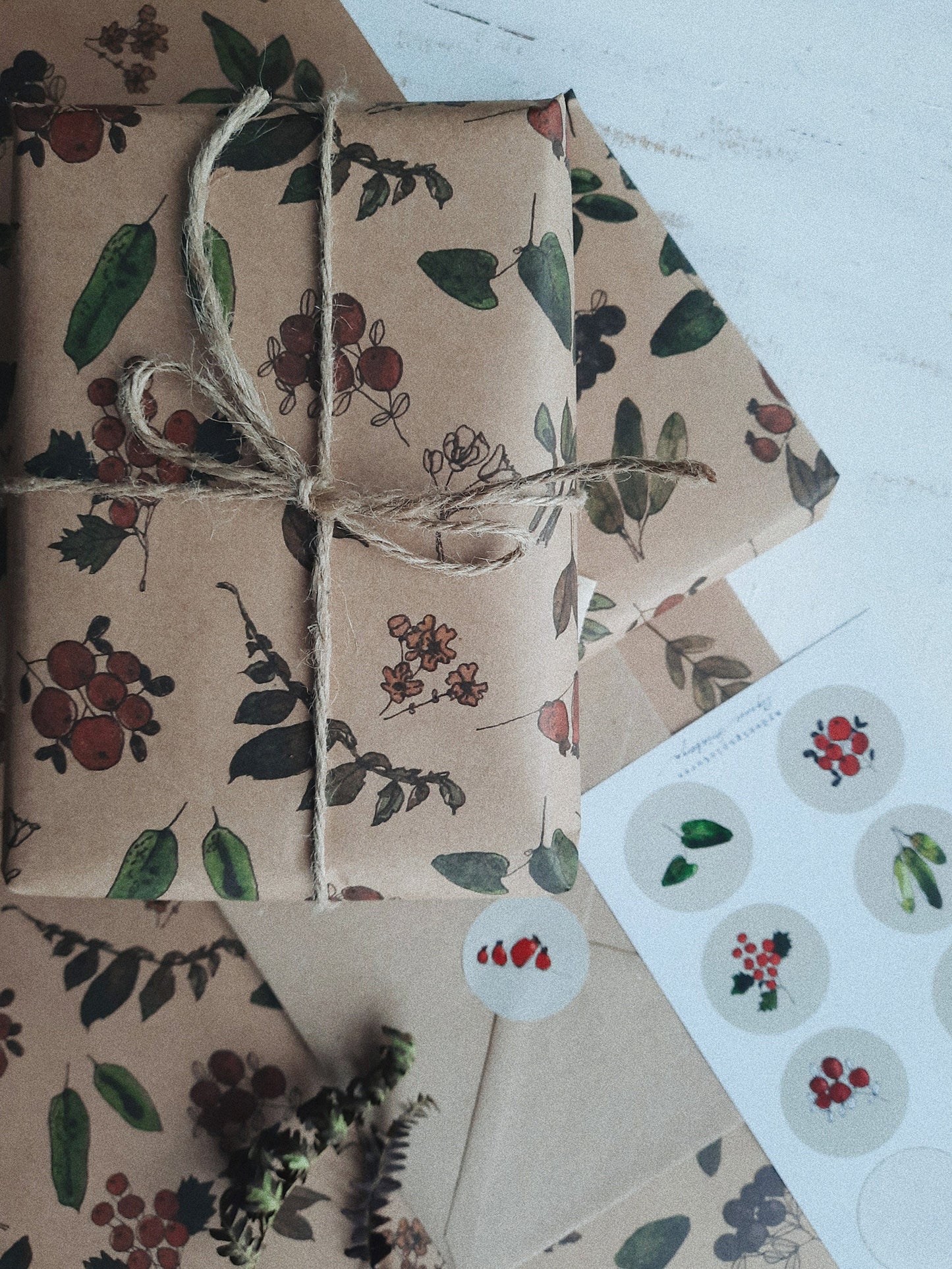 Berries and plants Wrapping paper, Gift Wrap, Wrapping, Floral Gift Warp, Wrapping paper, gift paper, floral wrapping paper, recycled paper