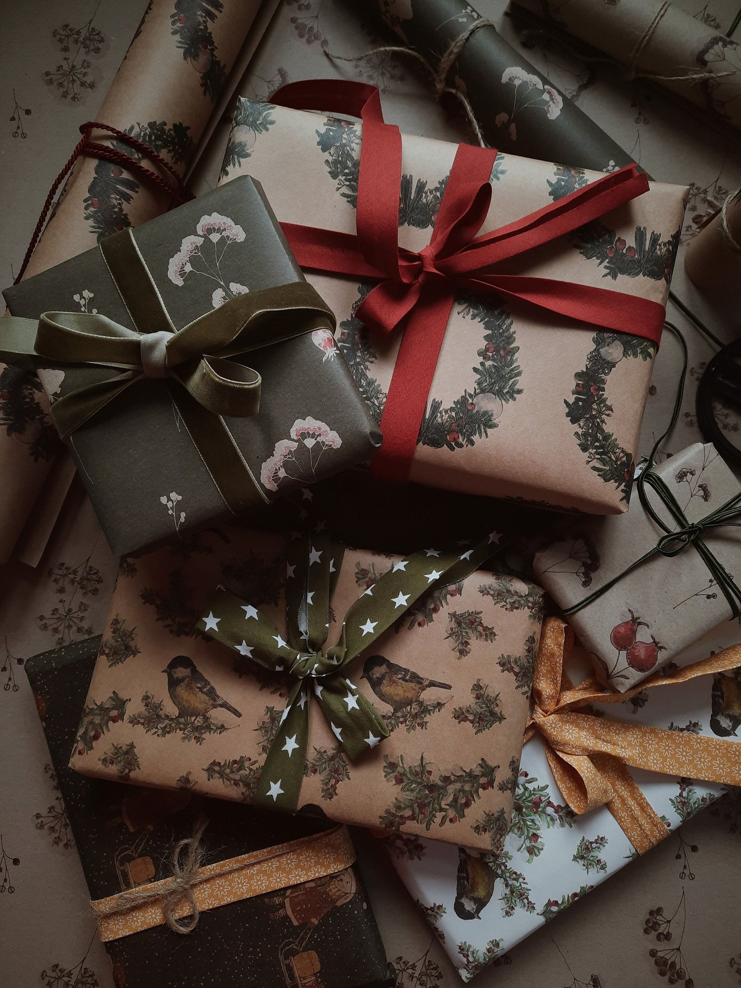 Christmas Wreath Wrapping paper, Christmas Gift Wrap, Rustic Christmas Wrap, Watercolour Christmas Gift Warp, Xmas Wrapping paper, gift