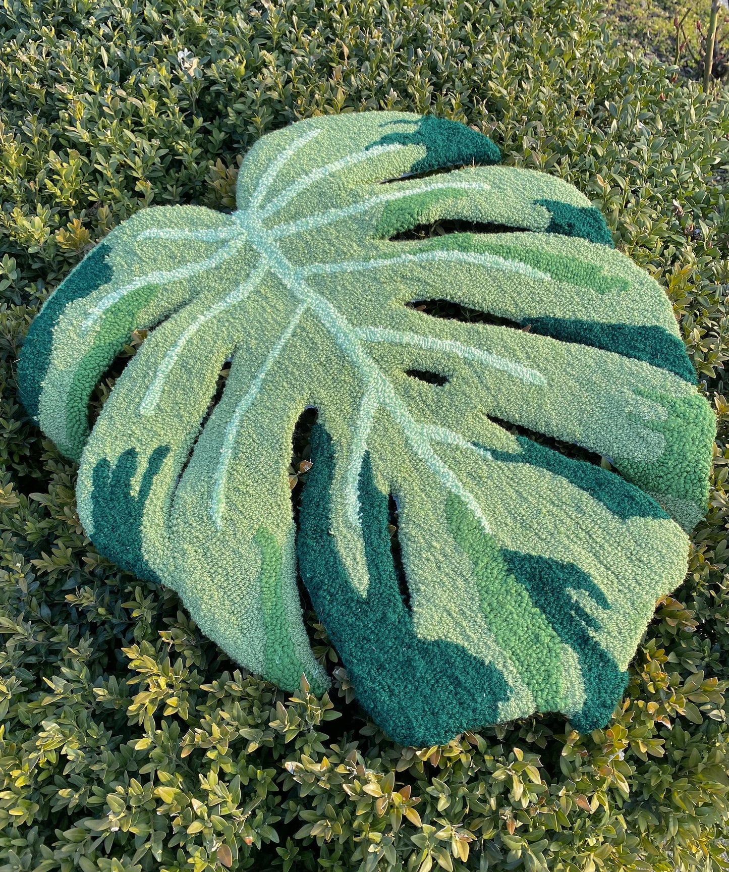 Monstera leaf rug, Modern Rug, Plant Rug, Bedroom Rug, Cute Non-Slip Rug, Living room floor mat, Custom Tufted Rug