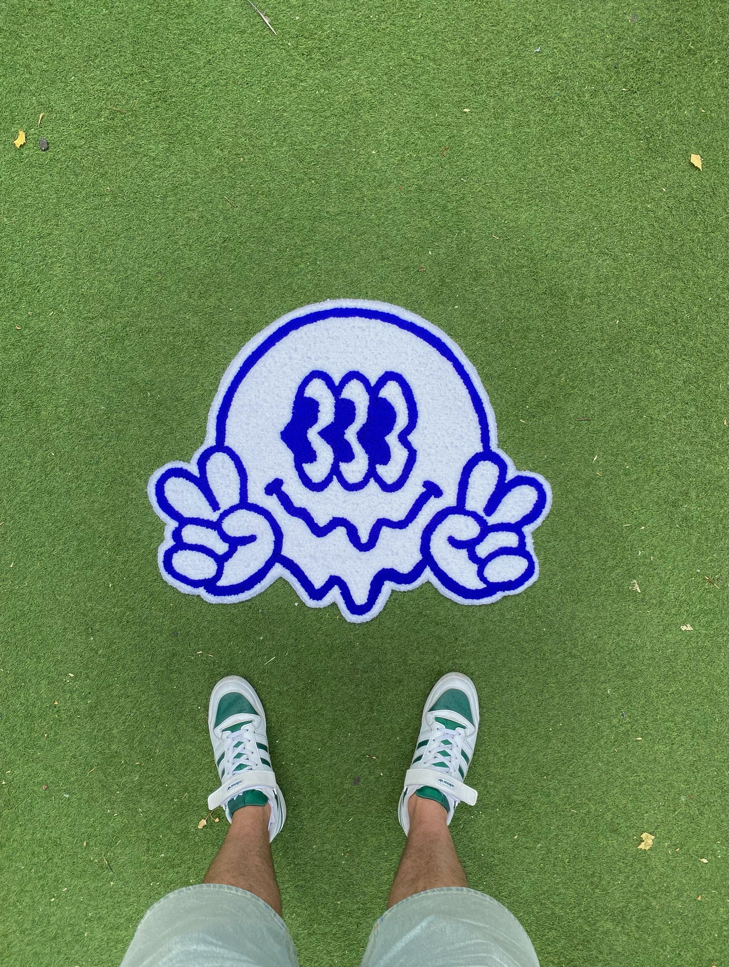 Cute trippy smile non-slip rug, Psychedelic Tripping Decor, New home gift, Alien rug