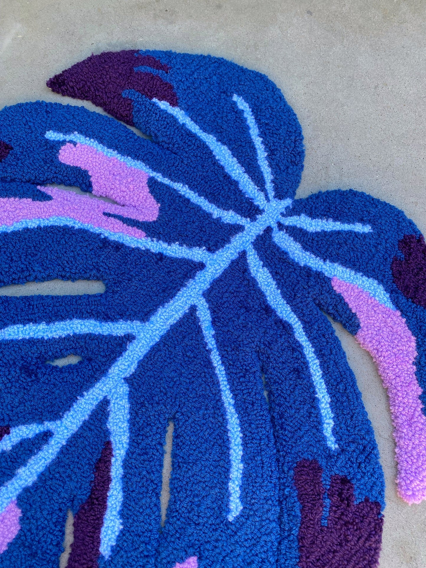 Tufted Monstera Leaf Rug, Hypoallergenic Acrylic Nature-Inspired Decor, Non-slip Area rug, Sentimental gift for Mother day, Gift for mother