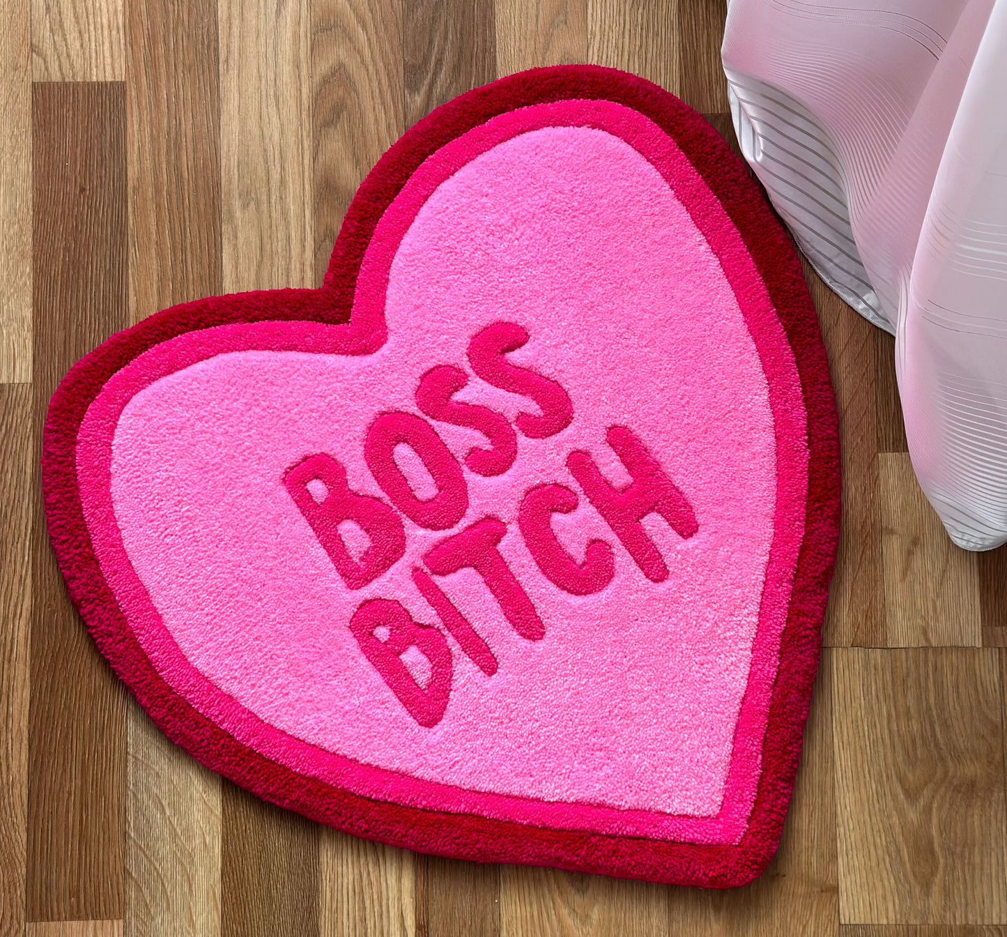 Heart-Shaped Rug “Boss Bitch” – Funny Pink Statement Carpet – Bold Feminist Gift – Handmade Tufted Mat for Bedroom, Office or Dorm Decor