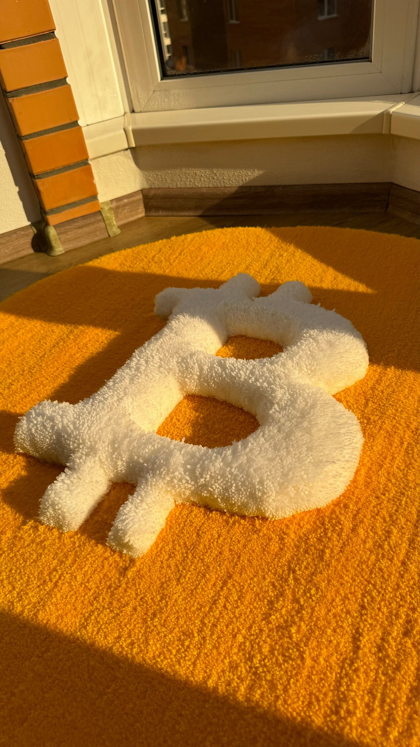 Bitcoin Rug – Puffy Tufted Crypto Rug, Handmade Bitcoin Logo Carpet, Custom Round Orange Rug for Crypto Traders, Modern Tech Decor