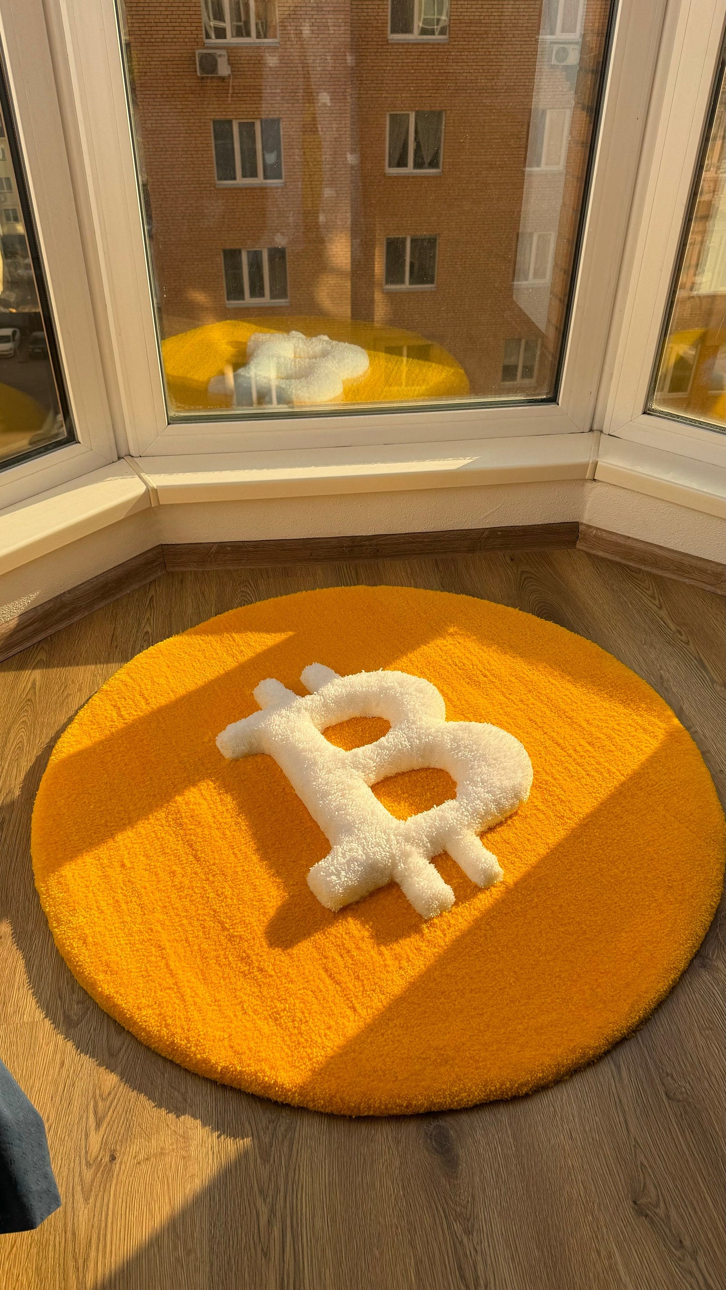 Bitcoin Rug – Puffy Tufted Crypto Rug, Handmade Bitcoin Logo Carpet, Custom Round Orange Rug for Crypto Traders, Modern Tech Decor
