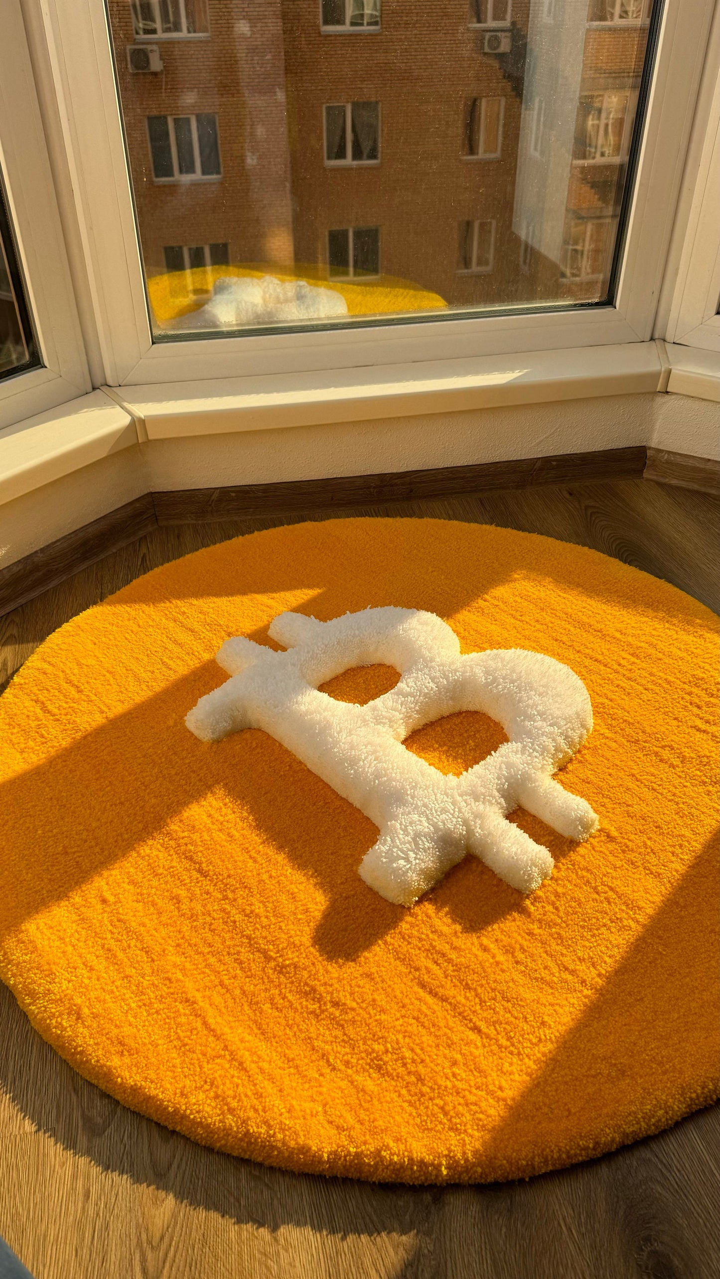 Bitcoin Rug – Puffy Tufted Crypto Rug, Handmade Bitcoin Logo Carpet, Custom Round Orange Rug for Crypto Traders, Modern Tech Decor