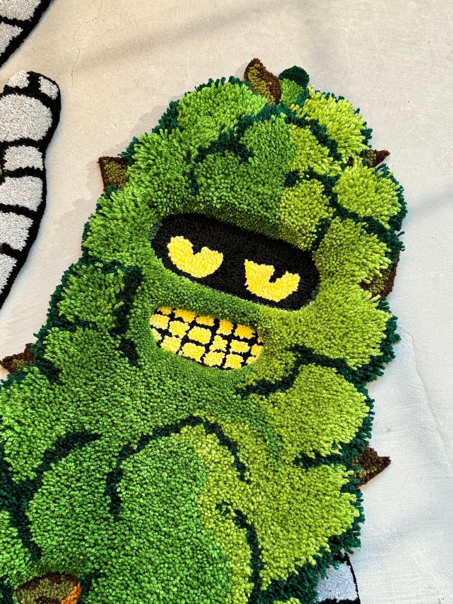Tufted 3D Cartoon Rug, Fluffy Moss Rug, Stylish Rug, Robot rug, Handmade floor art, Suit Tufted Rug, Halloween gift, Christmas gift