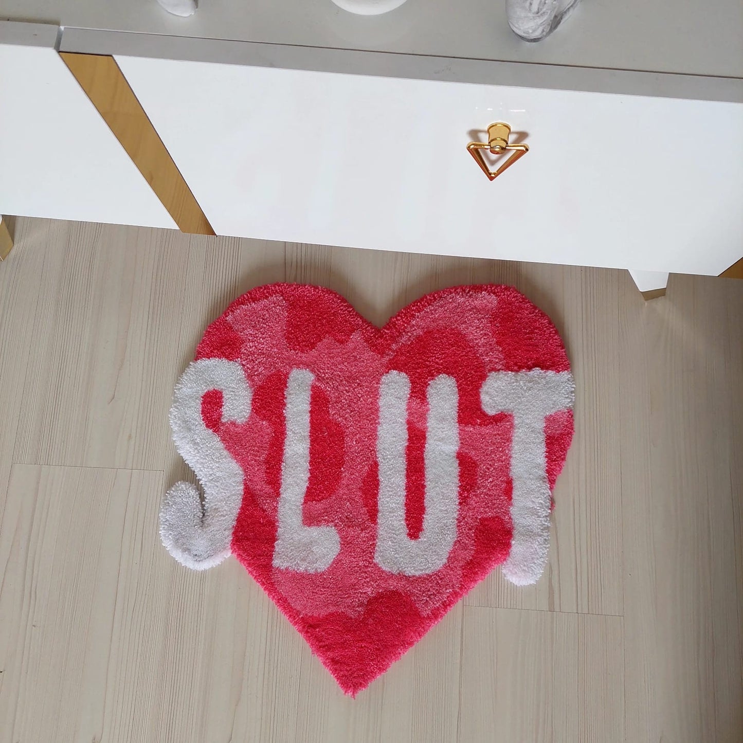 Slut Fluffy Tuft Rug,Custom Tufted Rug,Personalized Rug,Housewarming Gift,Heart Rug,Pink Rug, Handmade Rug,Valentines Day Gift,Gifts for Her