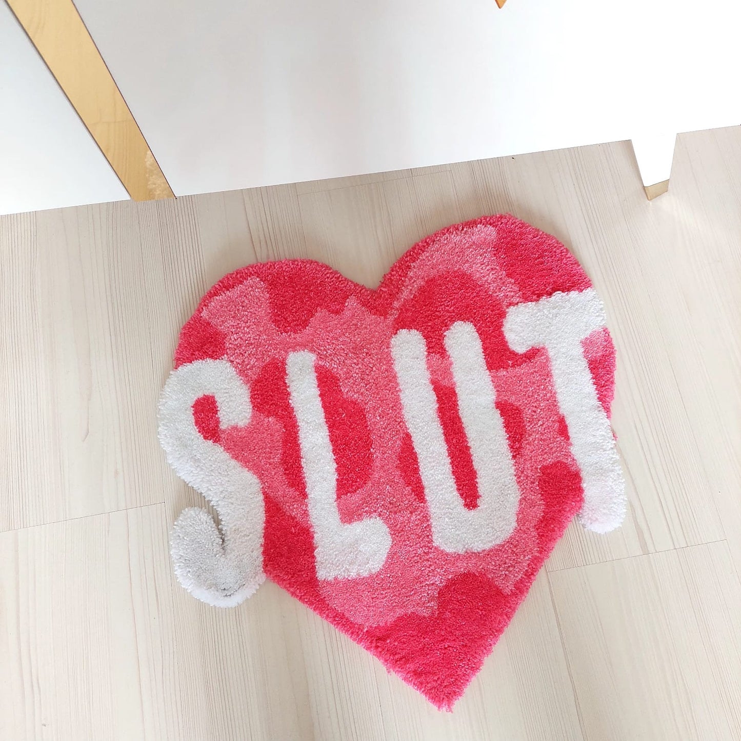Slut Fluffy Tuft Rug,Custom Tufted Rug,Personalized Rug,Housewarming Gift,Heart Rug,Pink Rug, Handmade Rug,Valentines Day Gift,Gifts for Her