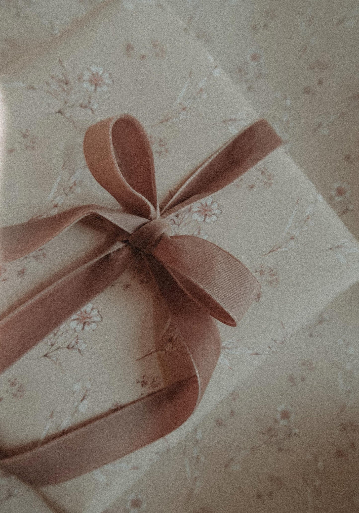 White flowers wrapping paper, Gift Wrap, gift wrapping paper, Gift Warp, Wrapping paper, gift paper, floral wrapping paper, flowers