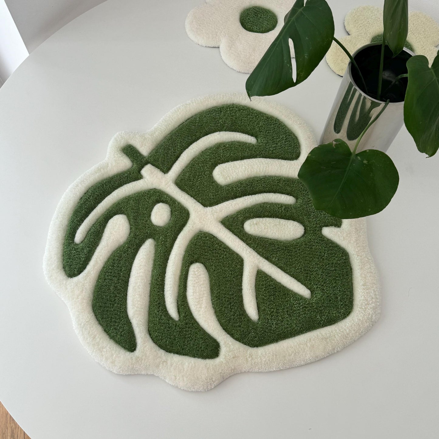 Handcrafted Monstera Leaf Rug: Green Plant Lover Gift (22”)