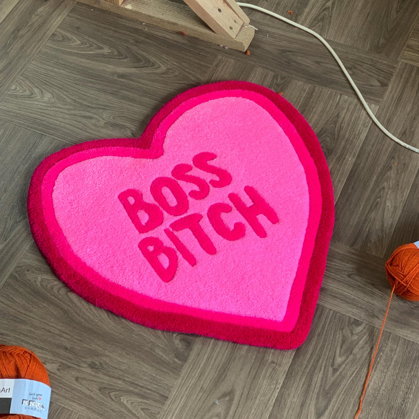 Heart-Shaped Rug “Boss Bitch” – Funny Pink Statement Carpet – Bold Feminist Gift – Handmade Tufted Mat for Bedroom, Office or Dorm Decor