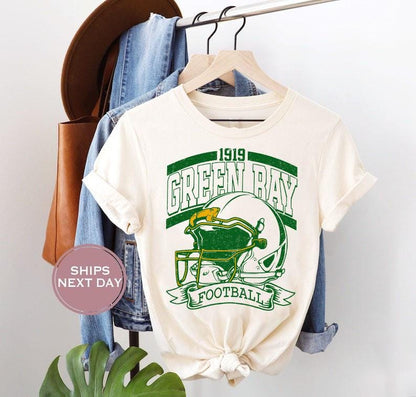 Green Bay Football Sweatshirt, Graphic Tee Gift For Football Fan Sport, Green Bay Shirt Retro Style 90s Vintage Unisex Crewneck, Game Day.